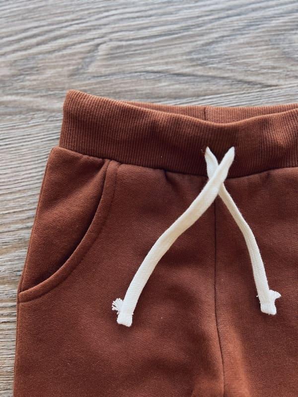 Calça Moletom Unissex Peluciado MiniMalista | Liso Oak - MiniMalista Baby - 0.3, b2b, Baby, black-friday, com-desconto-mm10, Frio, Kids, Menino, tab-tam-calca-moletom, tab-tam-calça-molet-bebe, tam-tam-calça-bolsao-bebe -bebê-minimalista-estiloso