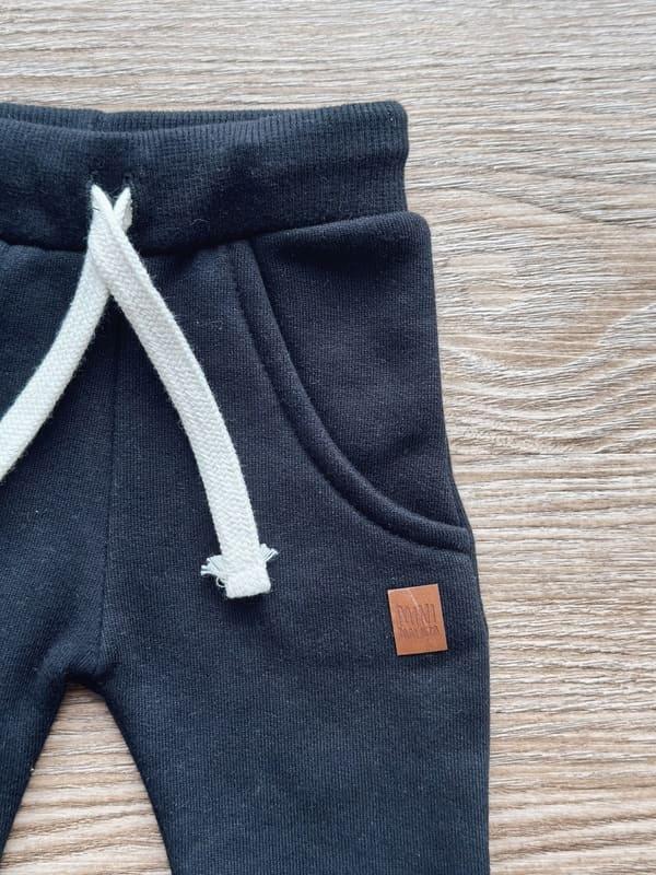 Fit jogger com acabamento caprichado no tornozelo em ribana