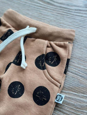 Calça Moletom Unissex Peluciado Unissex | Full Moon - MiniMalista Baby - 0.45, b2b, Baby, black-friday, Frio, Kids, Menina, Menino, SALE-FINAL, tab-tam-calca-moletom, tab-tam-calça-molet-bebe -bebê-minimalista-estiloso