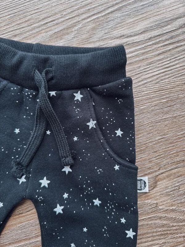 Calça Moletom Unissex Peluciado Unissex | Space - MiniMalista Baby - 0.45, b2b, Baby, black-friday, Frio, Kids, Menino, outlet, SALE-FINAL, tab-tam-calca-moletom, tab-tam-calça-molet-bebe, Winter Sale 40% -bebê-minimalista-estiloso