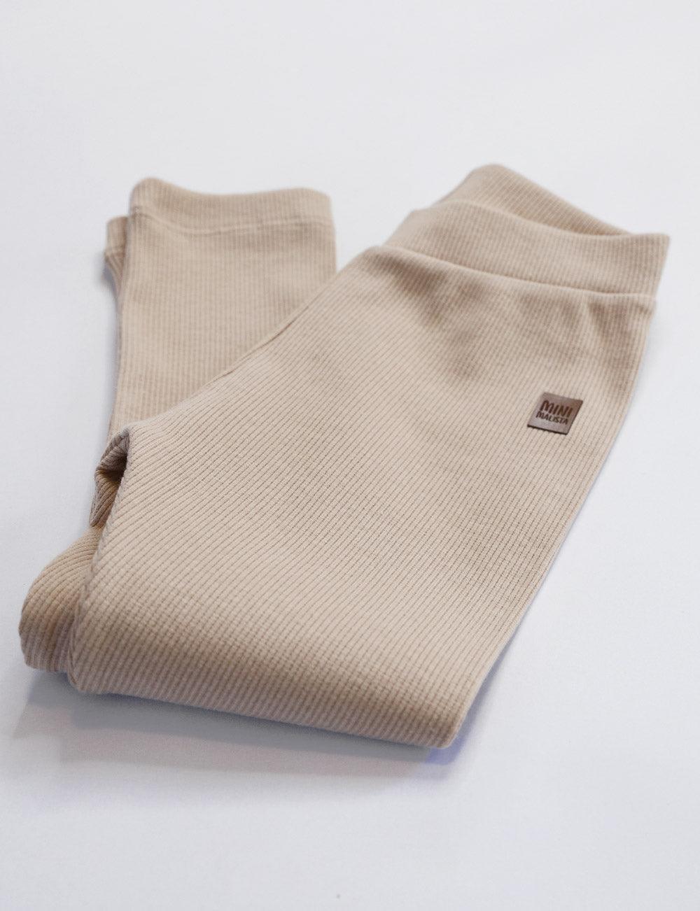 Calça Unissex Slim Canelado MiniMalista | Liso Beige - MiniMalista Baby - 0.2, 0.3, b2b, Baby, black-friday, Frio, Kids, Menina, Neutro, outlet, SALE-FINAL, tab-tam-calça-slim, ultimas-peças, Unissex, Winter Sale 20% -bebê-minimalista-estiloso