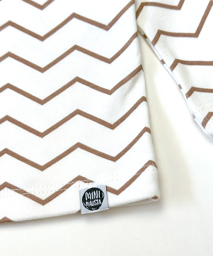 camiseta-manga-longa-longa-raglan-algodao-estampa-electric-mege-marrom-zigzag-minimalista-2.jpg
