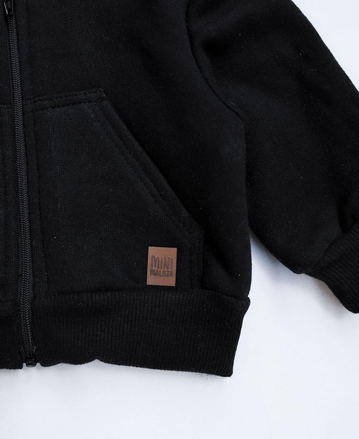 Casaco Capuz e Ziper Peluciado Unissex MiniMalista | Liso Preto - MiniMalista Baby - 0.2, 0.3, b2b, Baby, black-friday, com-desconto-mm10, Frio, Kids, Menino, Neutro, tab-medidas-casaco-capuz, tab-tam-casaco-capuz-ziper-bebe, Unissex, Winter Sale 20% -bebê-minimalista-estiloso