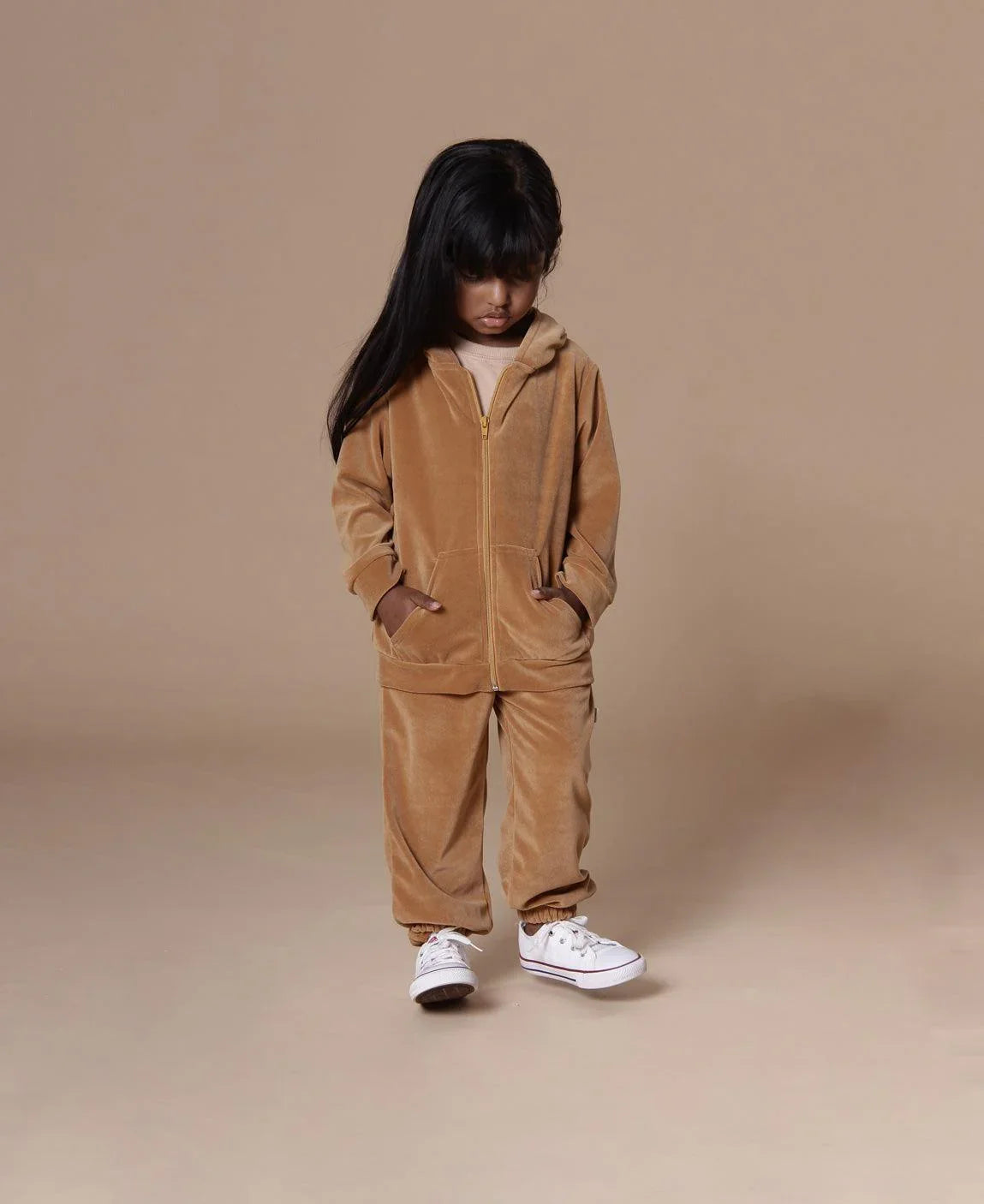 Conjunto Casaco e Calça Infantil Plush Liso Caramelo