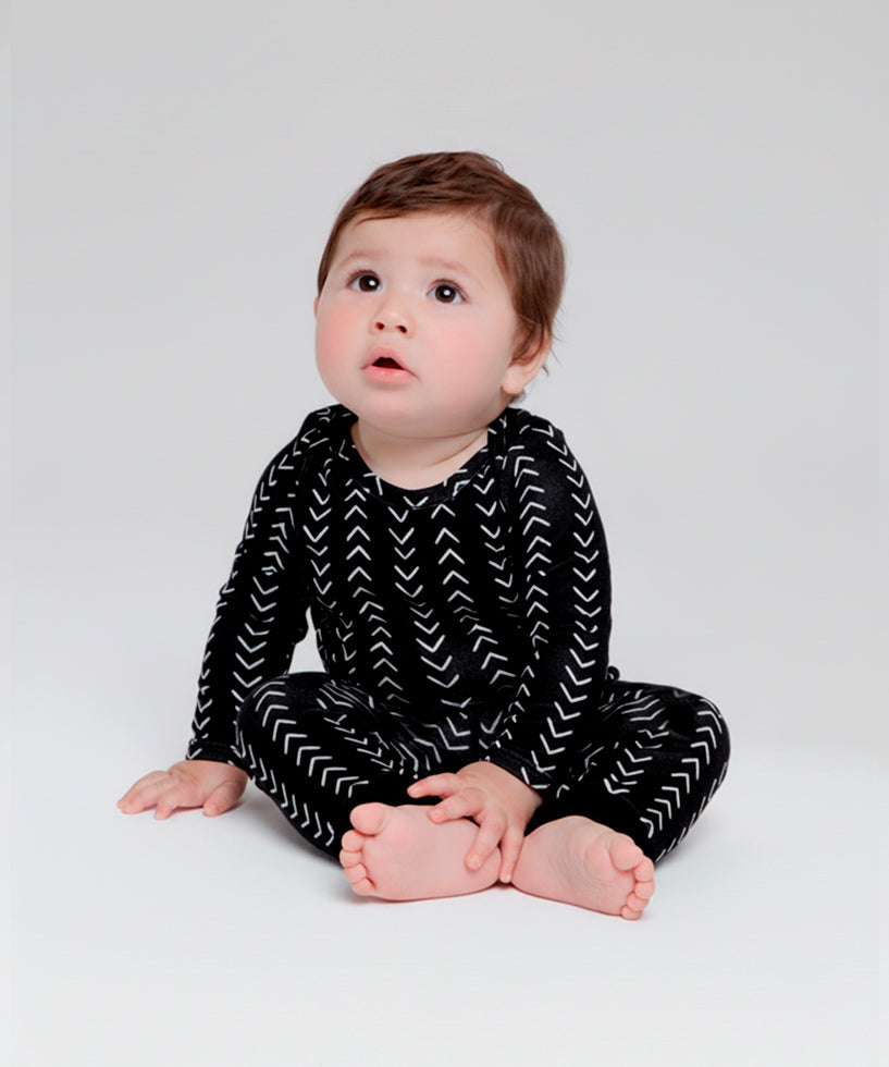 conjunto-body-e-calca-bebe-minimalista-preto-e-branco-fishbone-unissex-menino-2.jpg