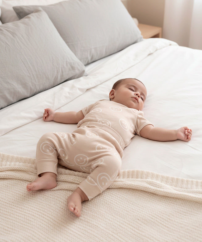 conjunto-body-e-calca-bebe-minimalista-smiley-bege-rostinhos-smile-bege-unissex.jpg