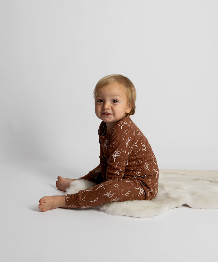 conjunto-body-e-calca-twig-bebe-minimalista-marrom-galhos-secos-inverno.jpg