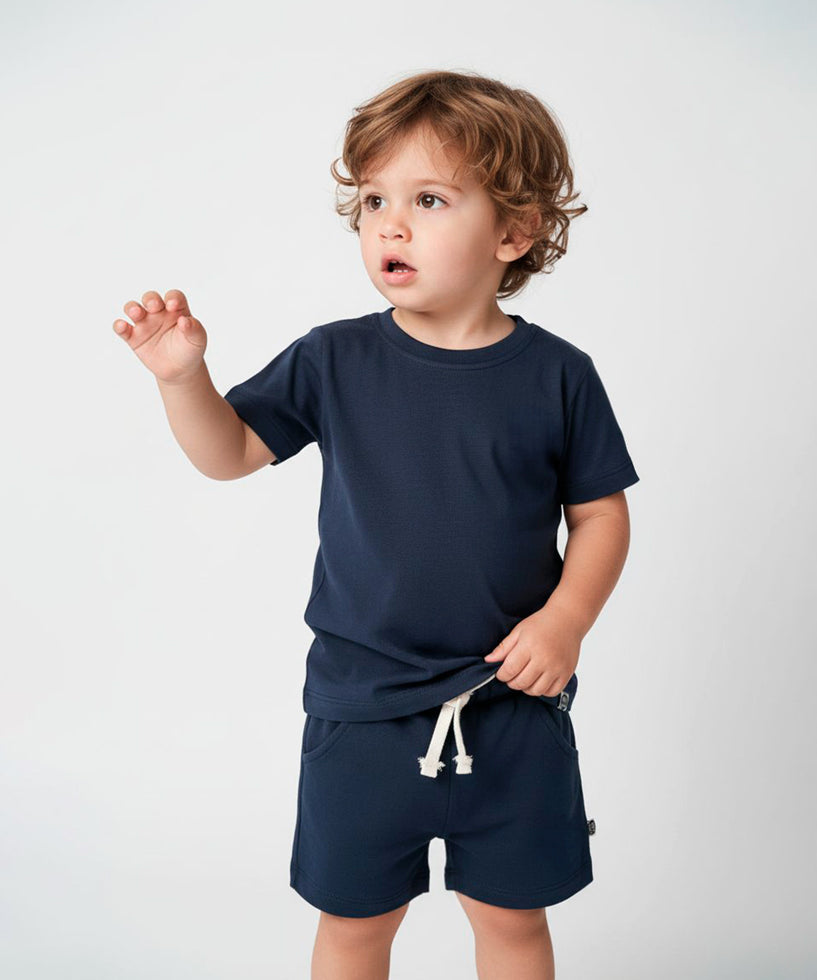 conjunto-camiseta-e-bermuda-menino-liso-azul-marinho.jpg