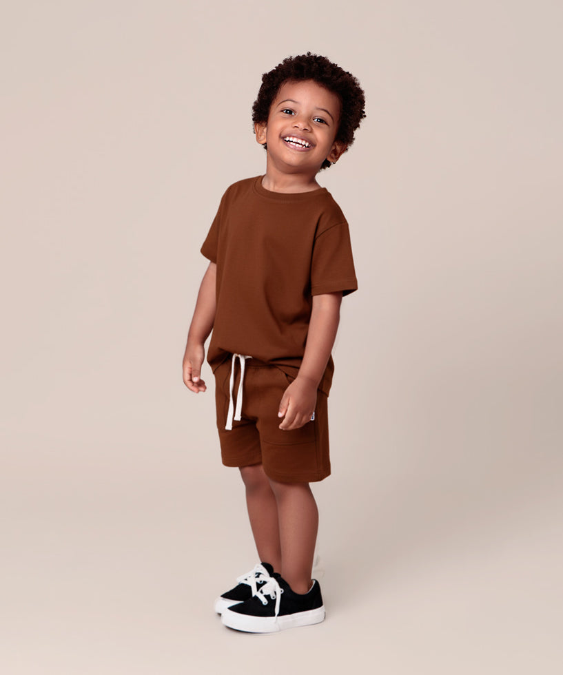 conjunto-camiseta-e-bermuda-menino-liso-chocolate_6c1a145a-08ab-43cd-a744-6cafb0c190c0.jpg
