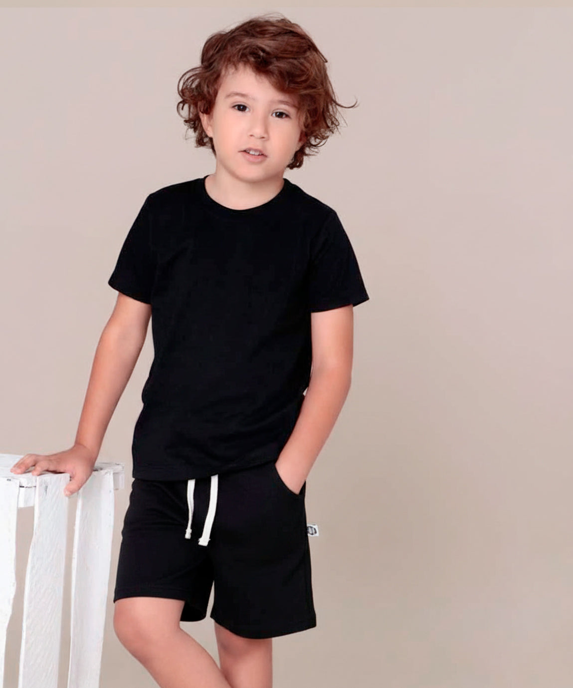 conjunto-camiseta-e-bermuda-menino-liso-preto-2.jpg