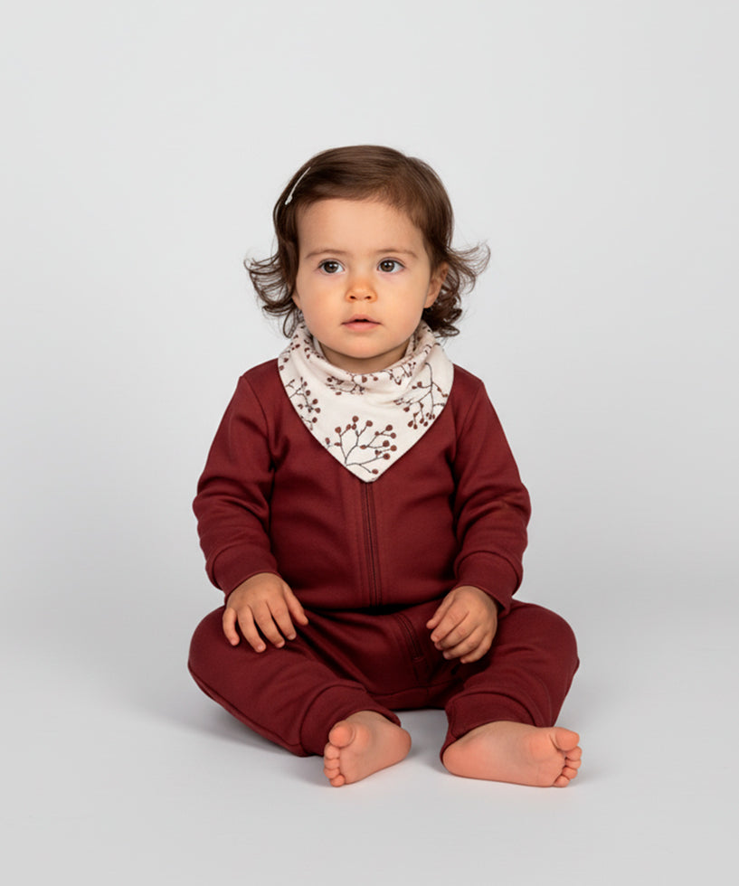 conjunto-macacao-liso-merlot-vinho-vermelho-ziper-bebe-minimalista-e-babador-berries-natal-menina-5.jpg