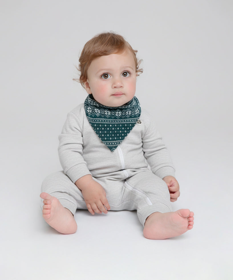 conjunto-macacao-liso-mescla-claro-babador-sweater-verde-natal-menino-minimalista-baby-2.jpg