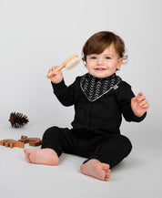 Conjunto Bebê Macacão + Babador | Fishbone e Preto