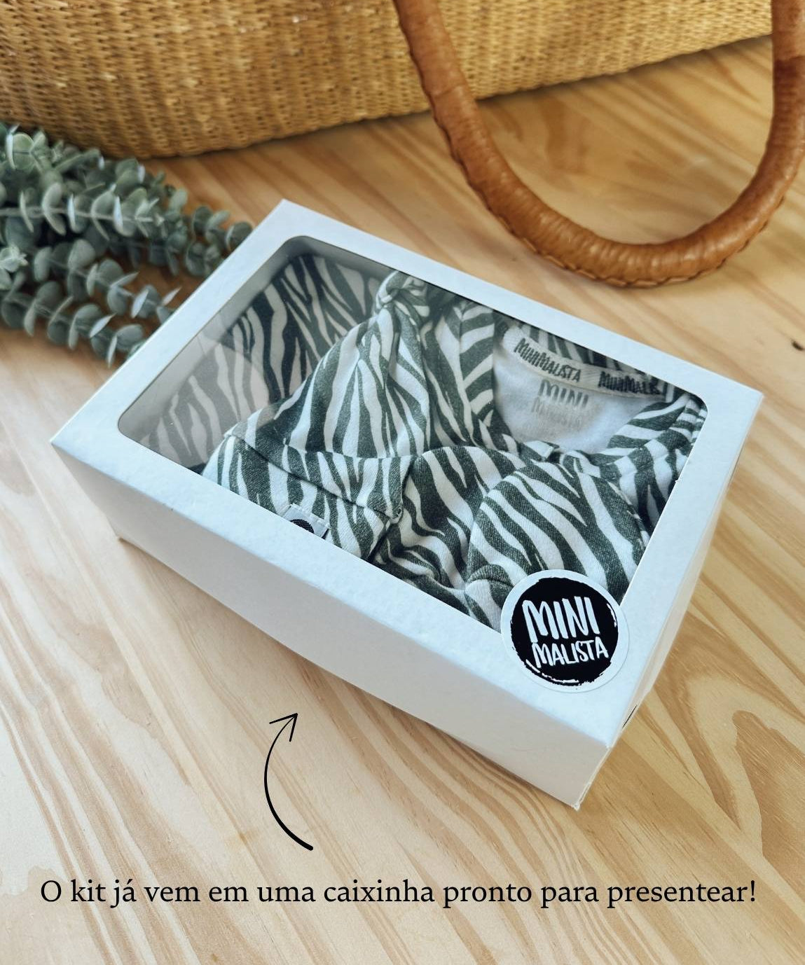 conjunto-saida-de-maternidade-bebe-minimalista-macacao-manta-luva-touca-zebra-verde-animal-print-6.jpg