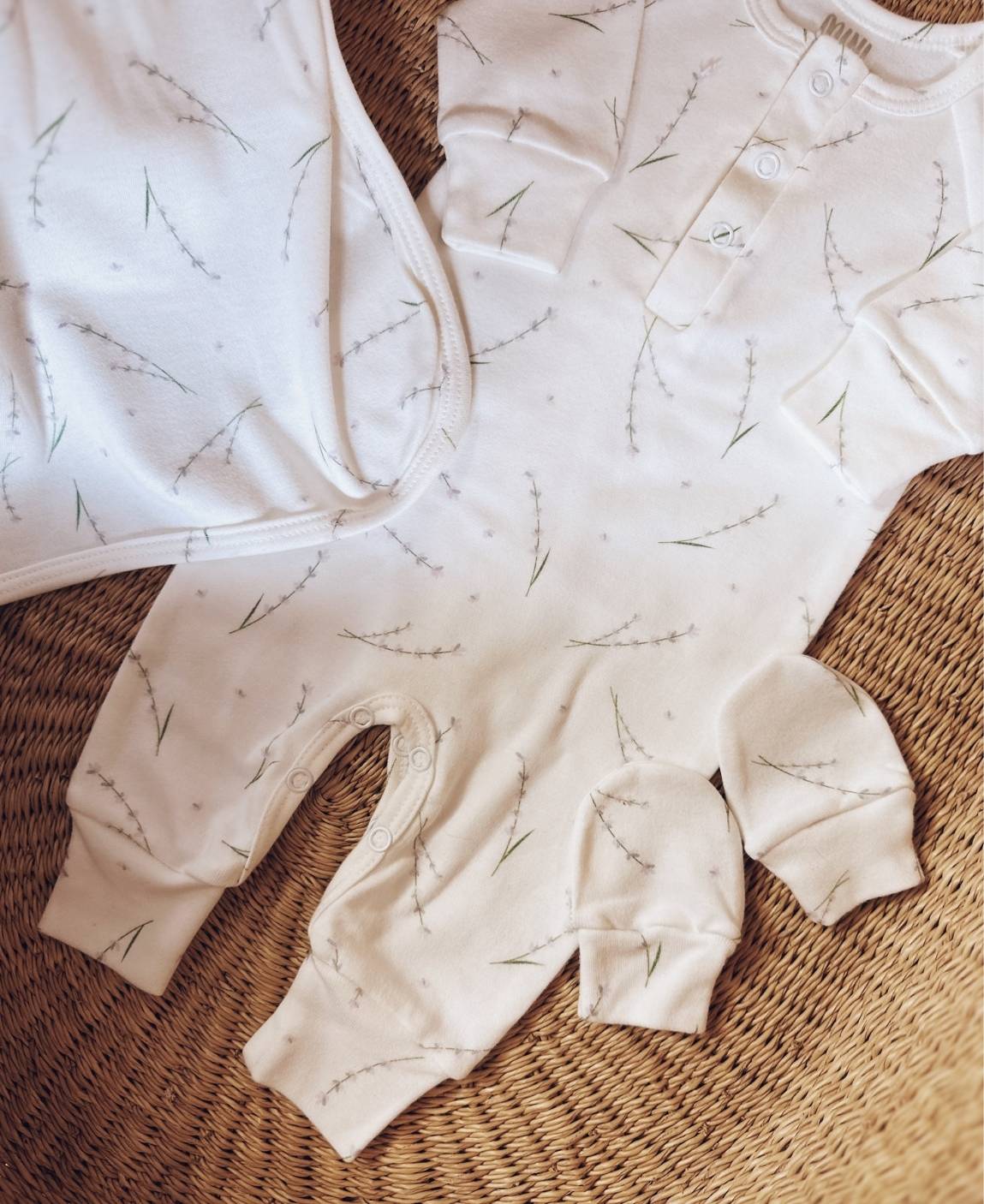 Kit Presente Saída de Maternidade Bebê 4 peças | Lavender - Com Caixa Presente