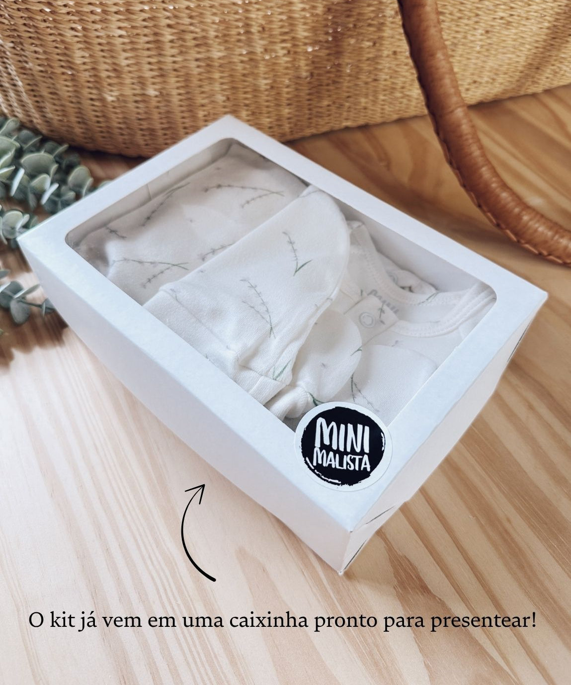 conjunto-saida-de-maternidade-bebe-minimalista-macacao-manta-touca-luvas-lavender-menina-7.jpg
