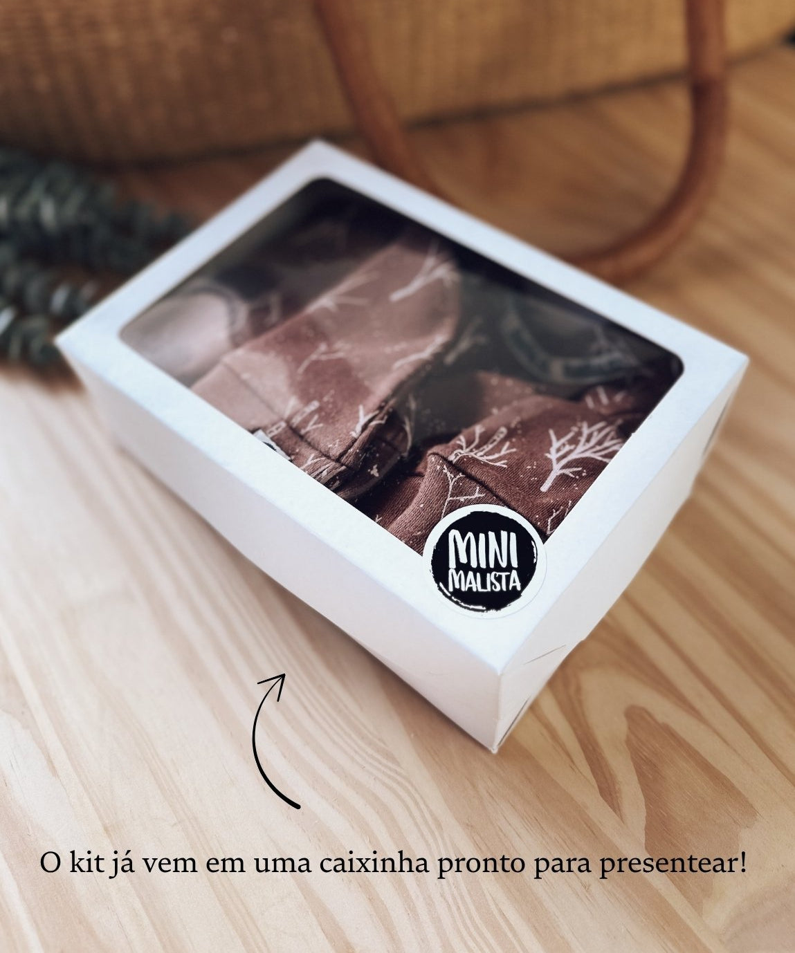 conjunto-saida-de-maternidade-bebe-minimalista-twig-marrom-galhos-outono-inverno-menino-4.jpg