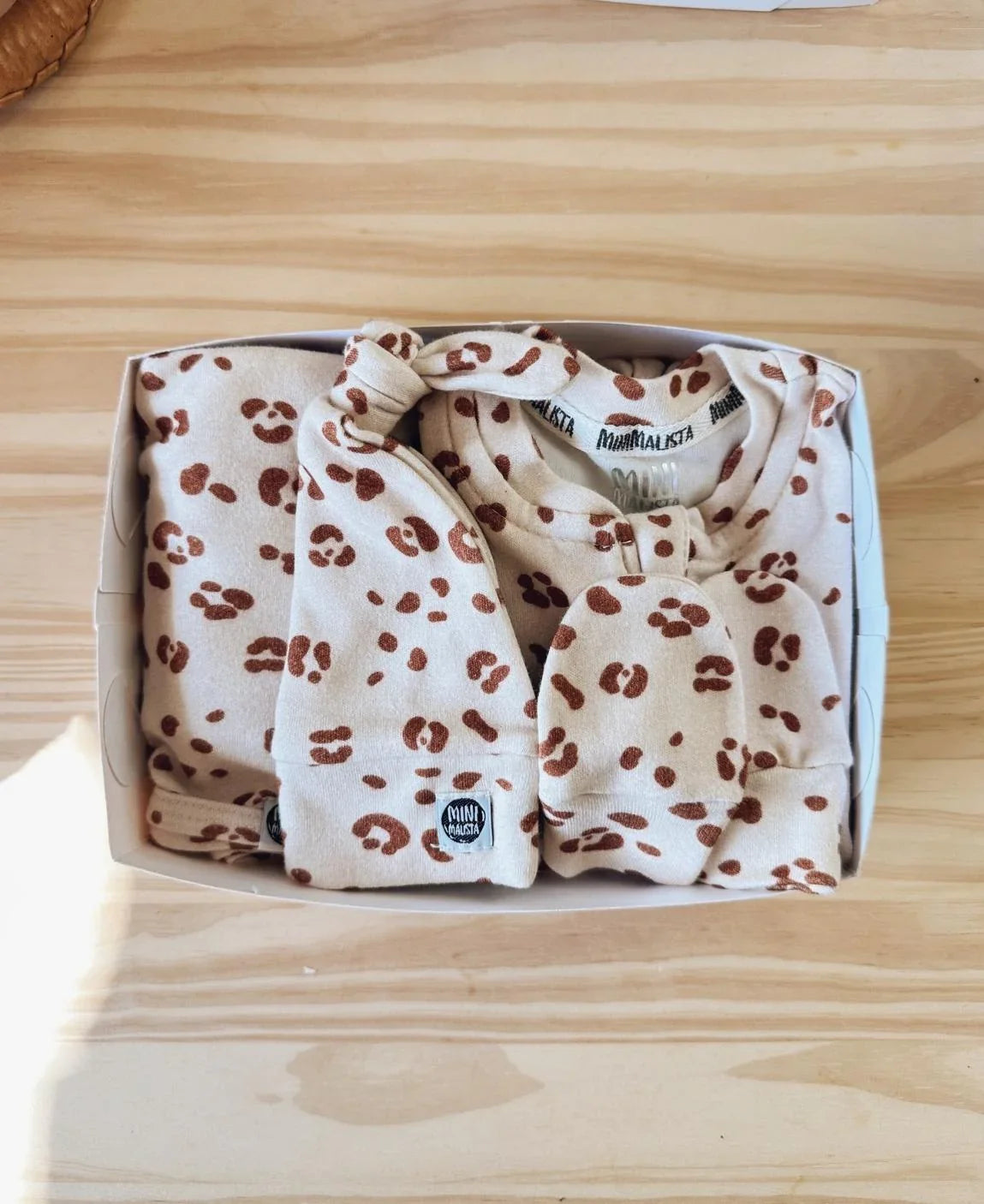 Kit Presente Saída de Maternidade Bebê 4 peças | Jaguar - Com Caixa Presente