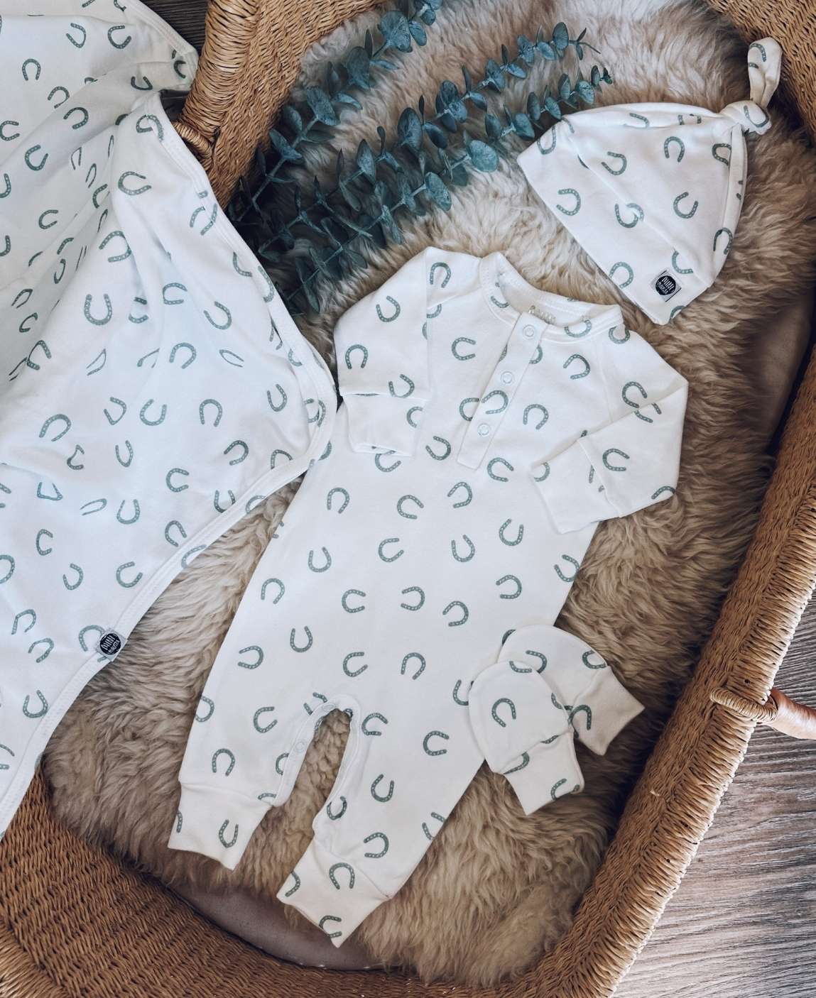 Kit Presente Saída de Maternidade Bebê 4 peças | Lucky