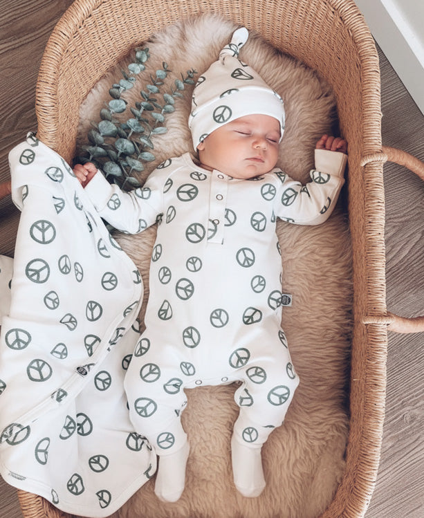 Kit Presente Saída de Maternidade Bebê 4 peças | Peace and Love - Com Caixa Presente