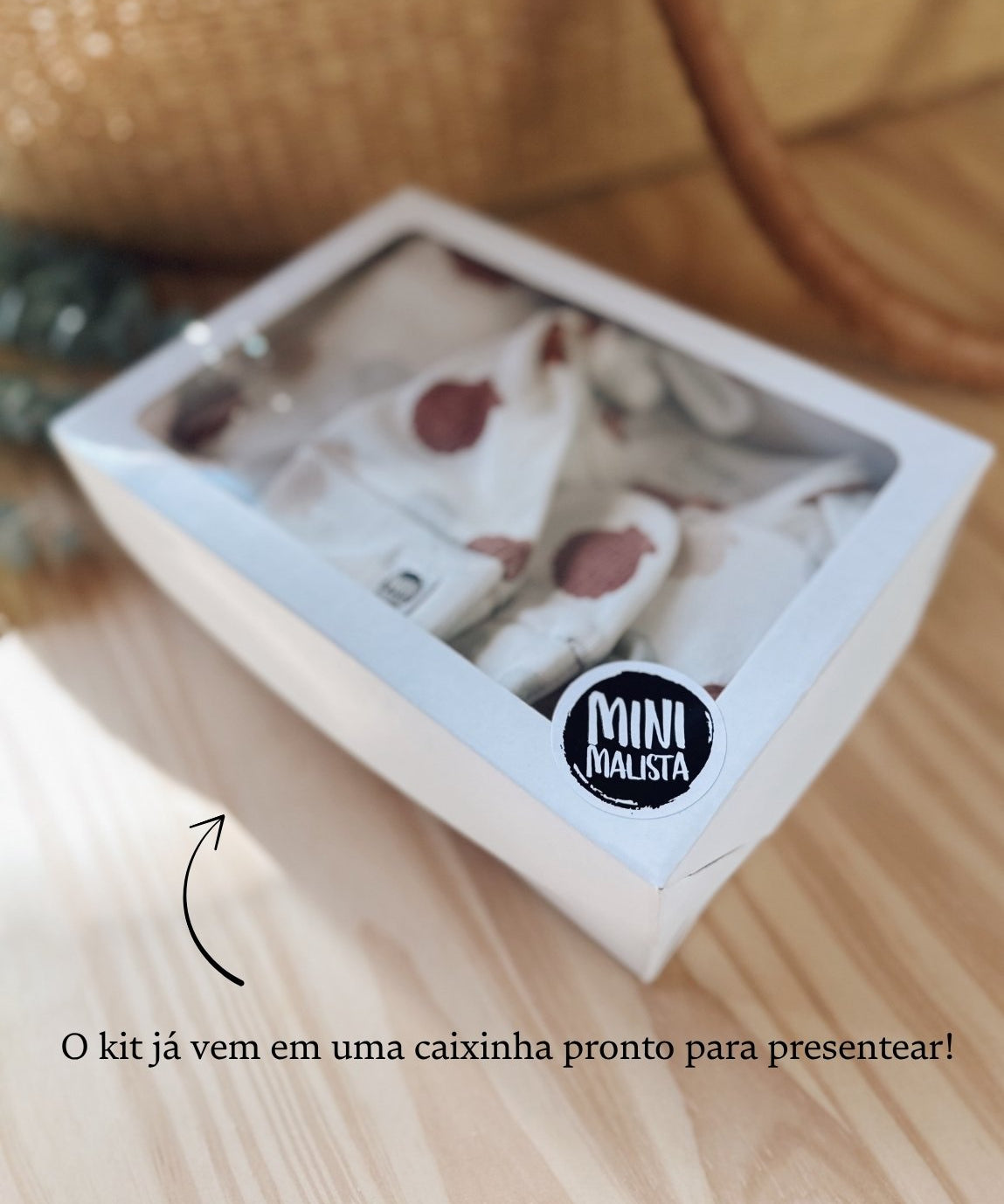 conjunto-saida-maternidade-macacao-touca-manta-luvinha-bebe-minimalista-escandinavo-conchas-seashell-1.jpg