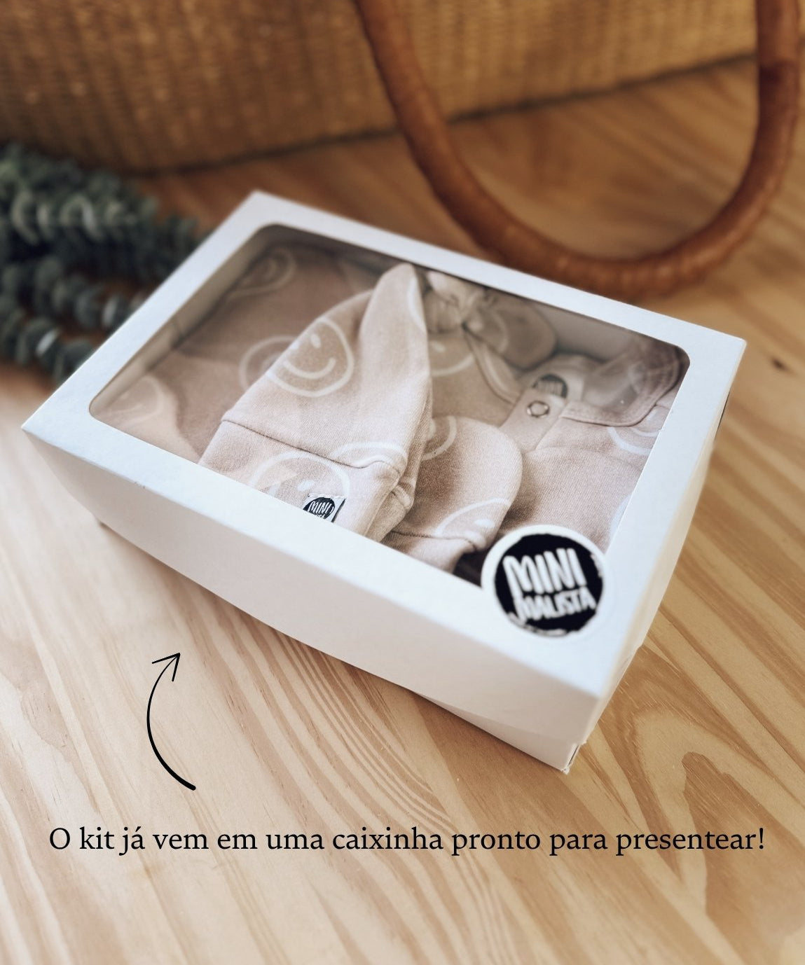 conjunto-saida-unissex-neutro-minimalista-smiley-bege-claro-unissex-2.jpg