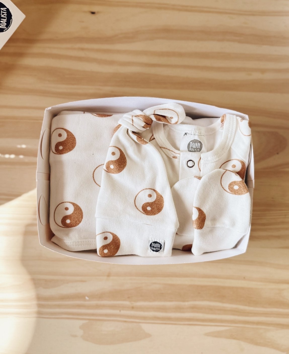 Kit Presente Saída de Maternidade Bebê 4 peças | Yin Yang