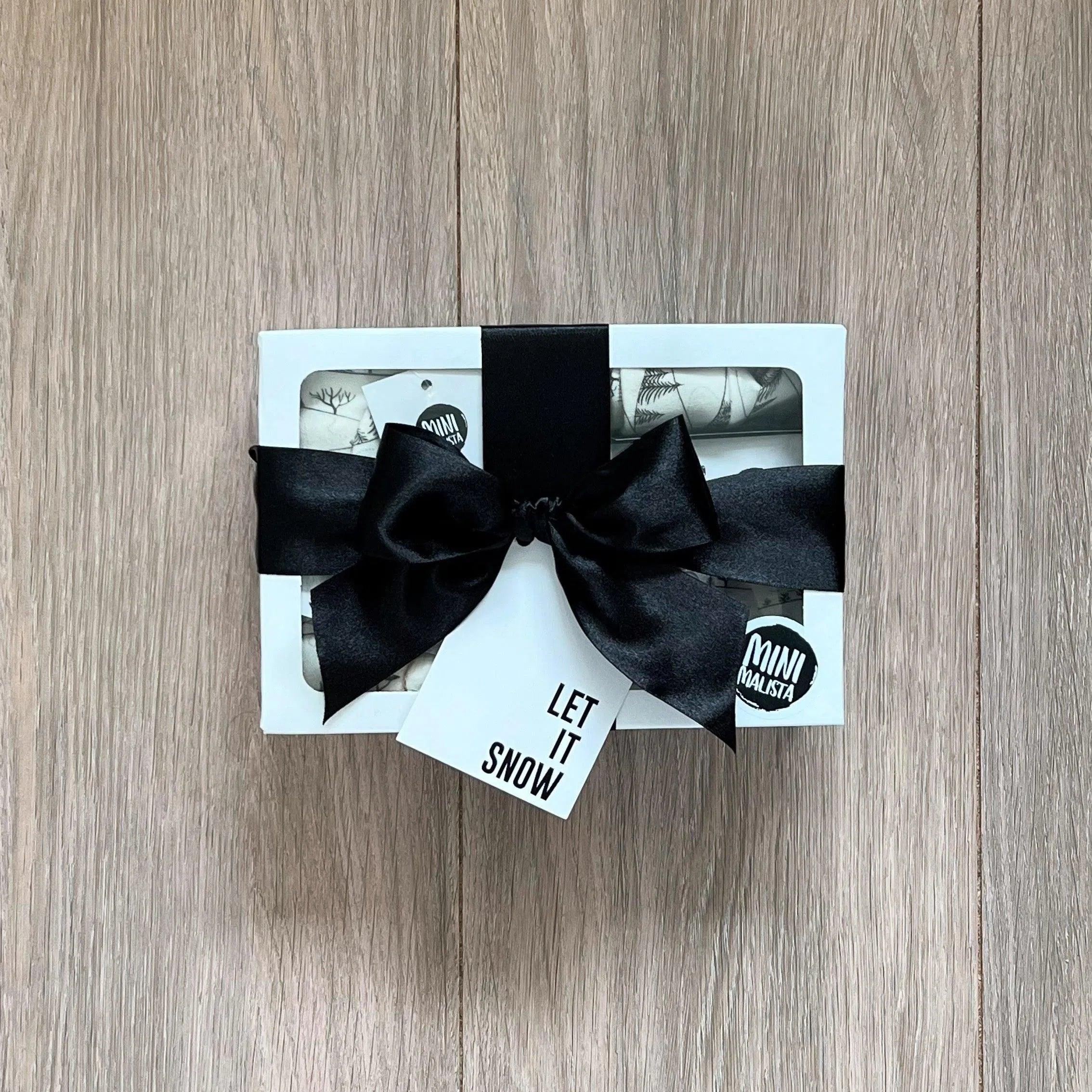 Embalagem de Presente Premium Caixa Branca + Laço Preto + Cartão - MiniMalista Baby - Menina, outlet -bebê-minimalista-estiloso