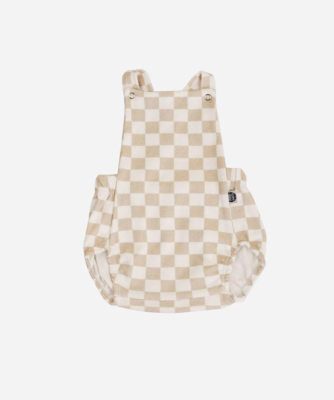 Jardineira de Bebê Unissex | Racer Beige - MiniMalista Baby - 0.3, b2b, Baby, black-friday, Calor, com-desconto-mm10, Menina, Neutro, tab-tam-jardineiras, Unissex, Verão -bebê-minimalista-estiloso