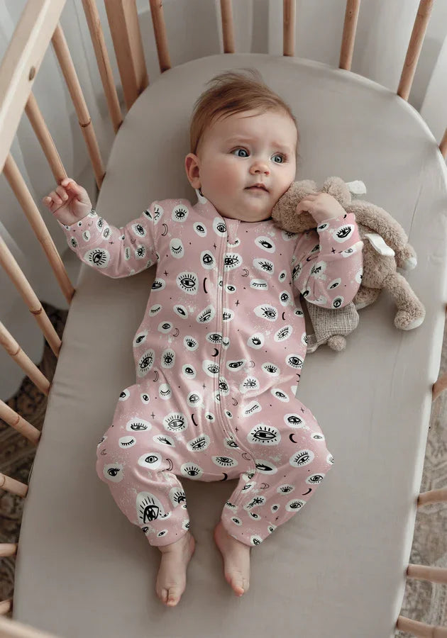 Macacão de Bebê Rosa com Zíper e Pezinho Olhinhos Mystic