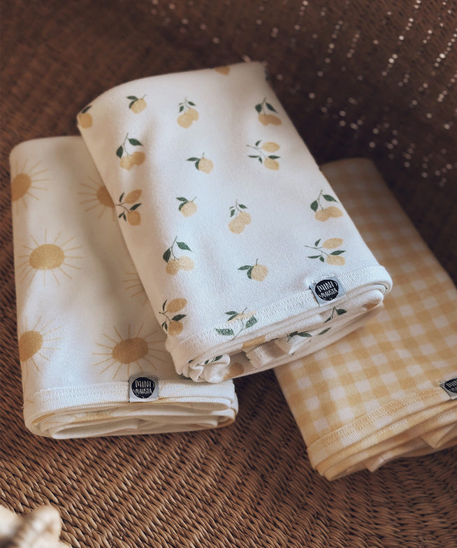 mantas-bebe-italian-summer-vichy-amarelo-limone-solar-minimalista-baby.jpg