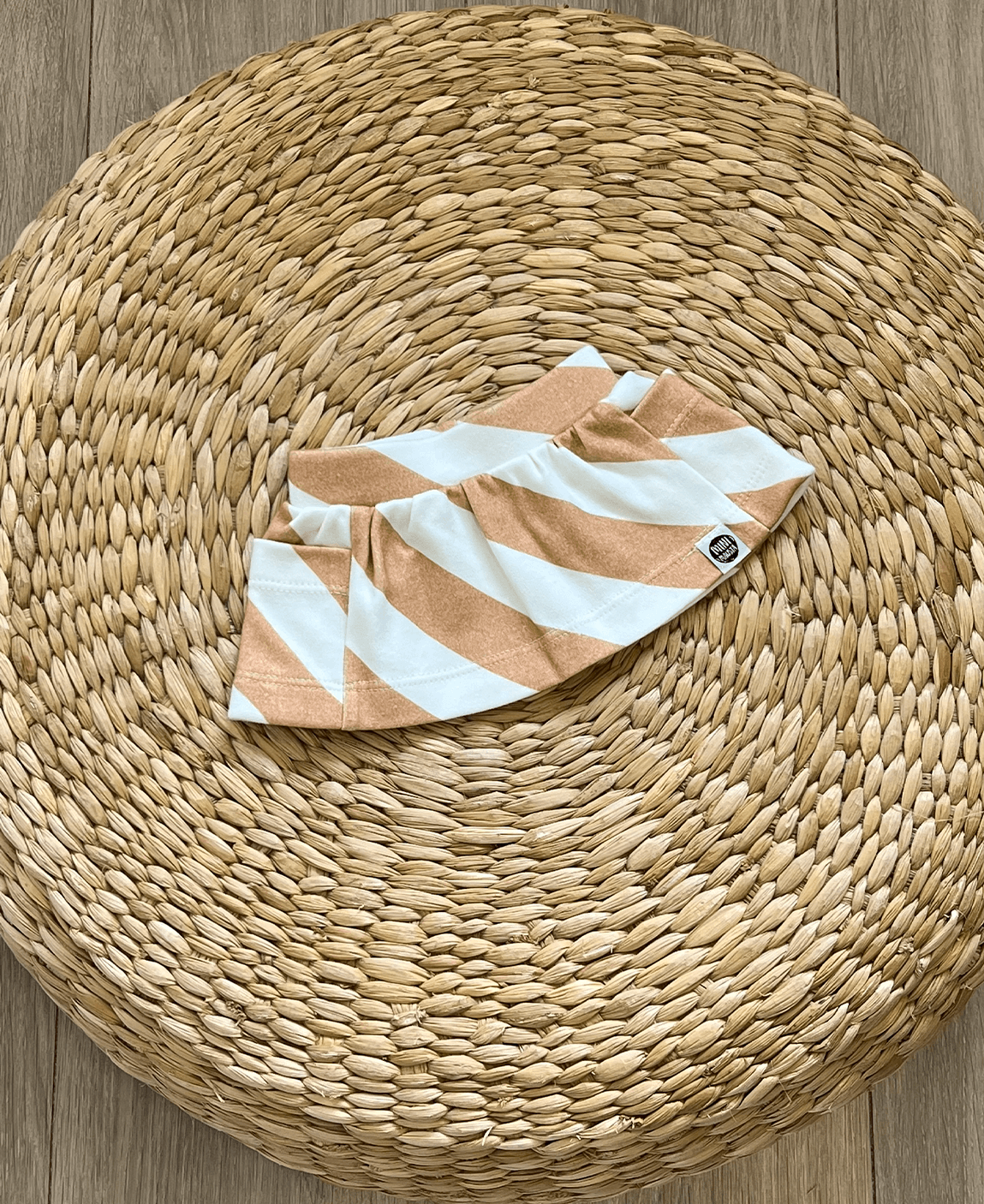 Saia Bolso Infantil | Listras Diagonais Bege - MiniMalista Baby - 0.25, b2b, black-friday, Calor, com-desconto-mm10, Kids, Menina, tab-tam-saia-bolso-2, Verão -bebê-minimalista-estiloso