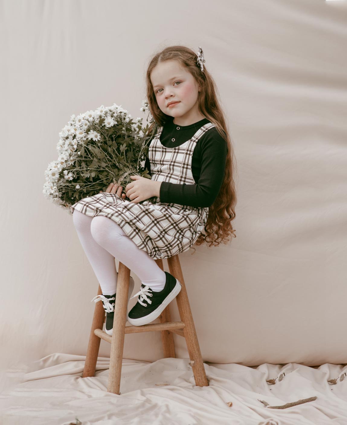 Conjunto Pinafore + Laço Xadrez Plaid