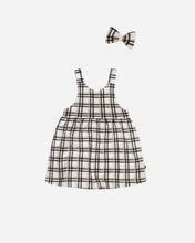 Conjunto Pinafore + Laço Xadrez Plaid